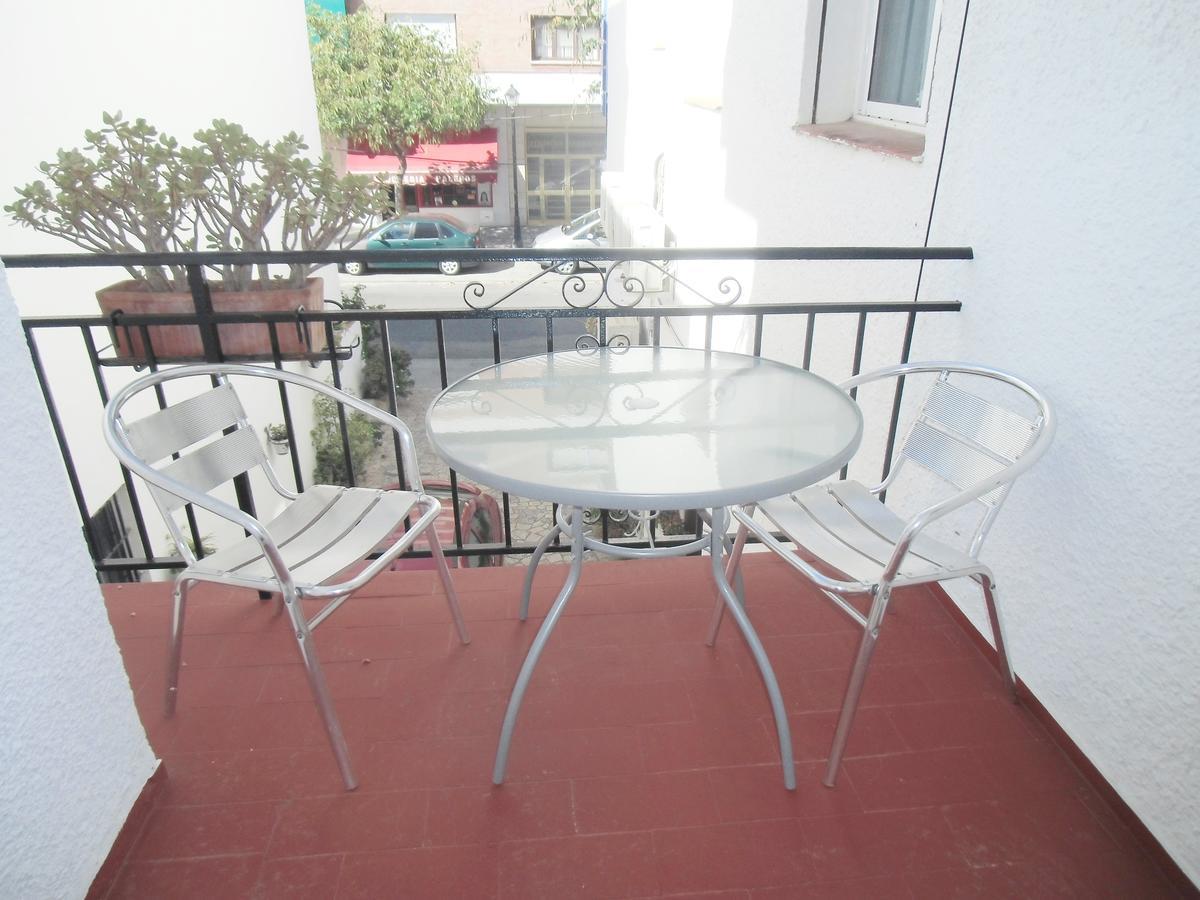 Estudio con balcón