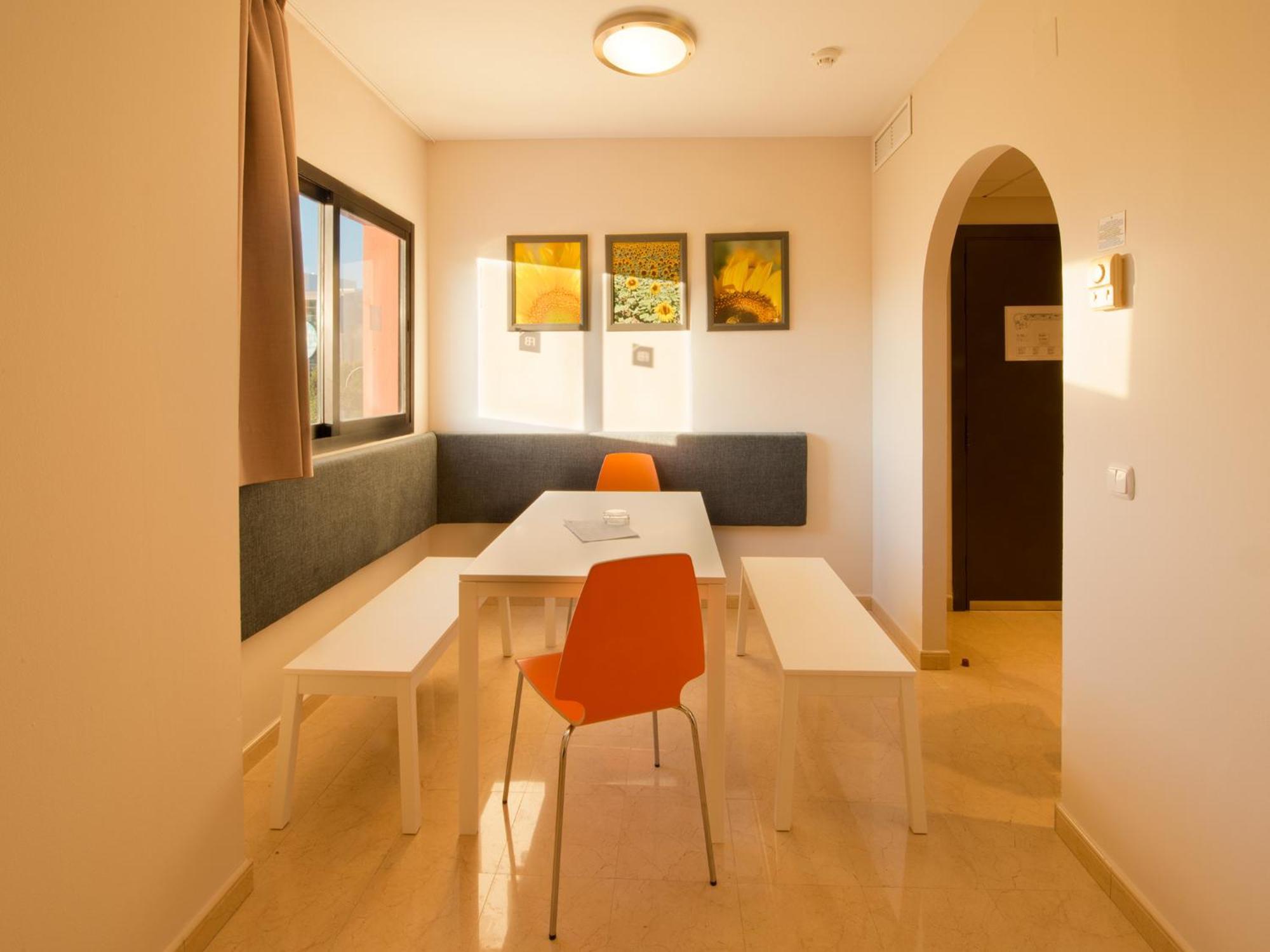 Two-Bedroom Apartment (5-6 Adults),1306996519:JPEG